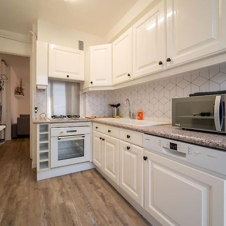 Fully Equipped Apartment Balcony Sleeps 7 Wifi Marseilles Buitenkant foto
