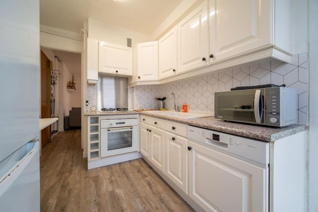Fully Equipped Apartment Balcony Sleeps 7 Wifi Marseilles Buitenkant foto