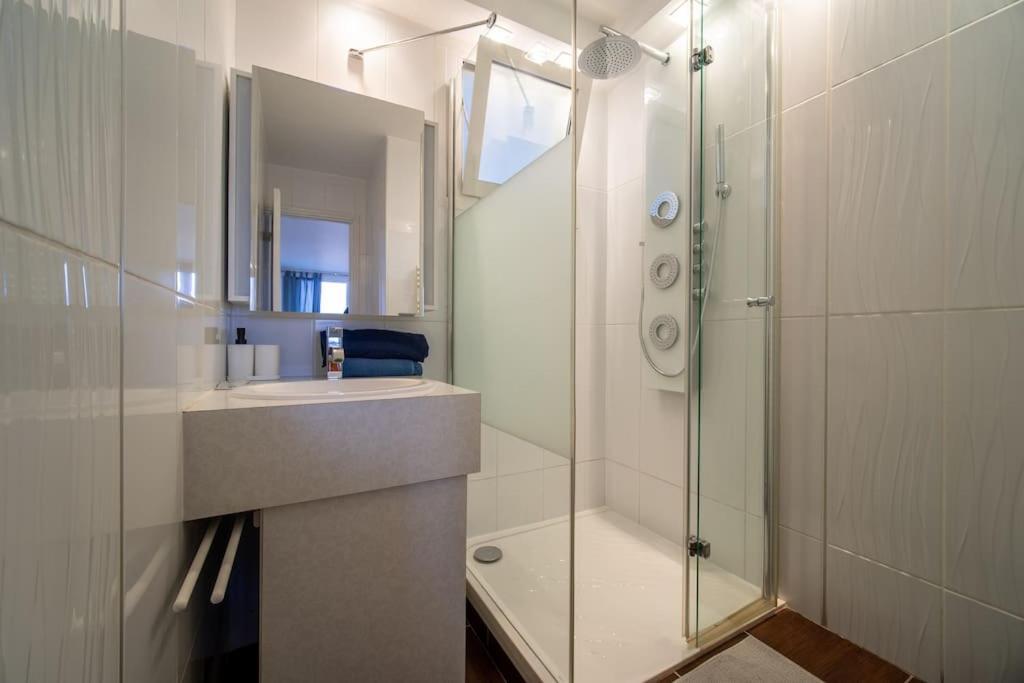 Fully Equipped Apartment Balcony Sleeps 7 Wifi Marseilles Buitenkant foto