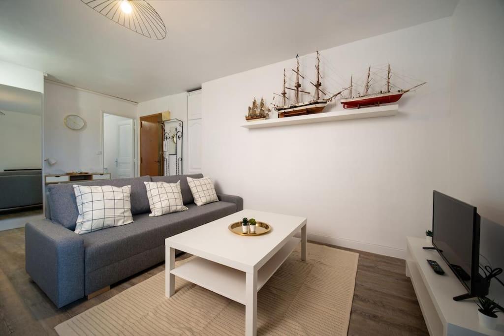 Fully Equipped Apartment Balcony Sleeps 7 Wifi Marseilles Buitenkant foto